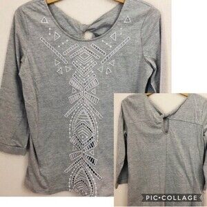 Skies are Blue Edmundo Cut-Out Embroidery Knit Top Women's Size Small